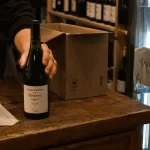 Quincave Paris : bouteille vérifiée dans une cave parisienne