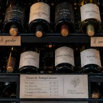 Comment ranger une cave à vin électrique : zones 12°C, bouteilles à garder et servir frais
